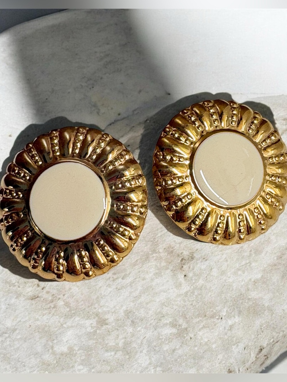 Vintage Avon Ivory Enamel Gold Plated Sunburst Button Earrings 90s 1”